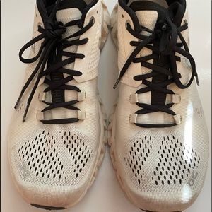 Women’s On Cloud shoes